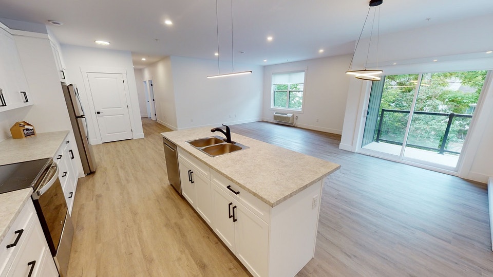 OCTOBER RENT FREE! - 2 BED/2 BATH - CORNER UNIT - BALCONY 5