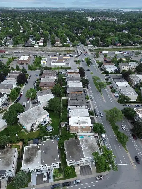 Duplex + bachelor Occ. Triple -- Très Rare à Anjou ! in Houses for Sale in City of Montréal - Image 9
