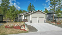 Cranbrook: Luxury Living At A Golf Course Retreat!  ID 267296