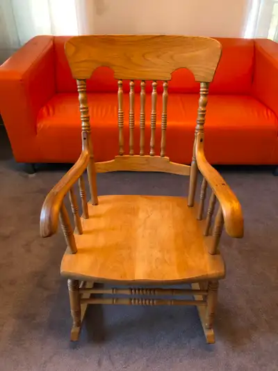 Refinished to perfection as you can see with comfortable oversize seat. A real showpiece! ***Price i...