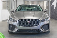 Jaguar XF P300 AWD R-Dynamic SE 2022: - Extérieur métallisé argent SILICON sur intérieur en cuir bla... (image 5)