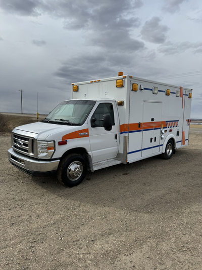 Selling a very clean 2008 Ford e450 ambulance. Very hard to find in this condition with low mileage....