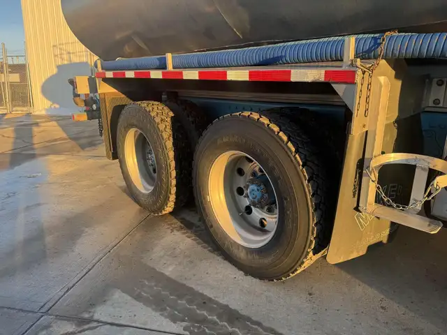 2003 WESTERN STAR 4900 in Heavy Trucks in Saskatoon - Image 34