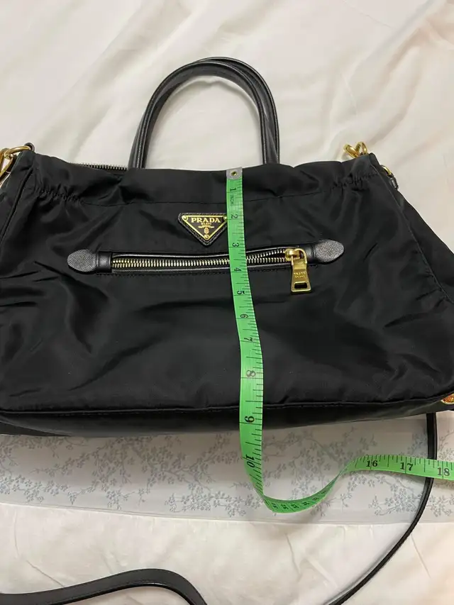 Authentic Prada bag in perfect condition in Women's - Bags & Wallets in Markham / York Region - Image 2