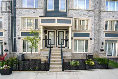 Stunning 2 Bedroom townhouse in the highly sought-after Churchill Meadows community! Thisbeautifully...
