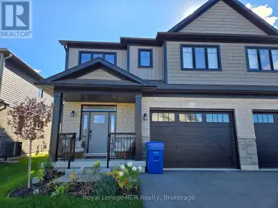 Be the first to call for a chance to live in this beautiful 4 bedroom, 2 1/2 bathroom, 2 year old se...