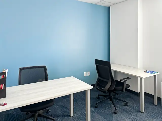 Rent a large office space for 50 persons in 11th Ave in Commercial & Office Space for Rent in Regina - Image 12