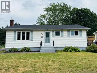 THIS CHARMING HOME NESTLED IN A QUIET AREA OF SUNNY ACRES IS THE PERFECT CHOICE FOR FIRST TIME HOME...
