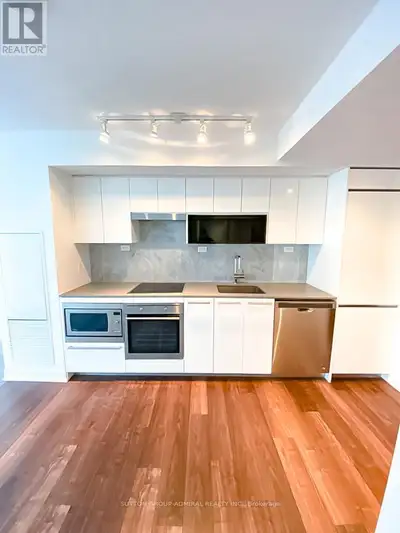 801 - 80 QUEENS WHARF ROAD Toronto (Waterfront Communities), Ont