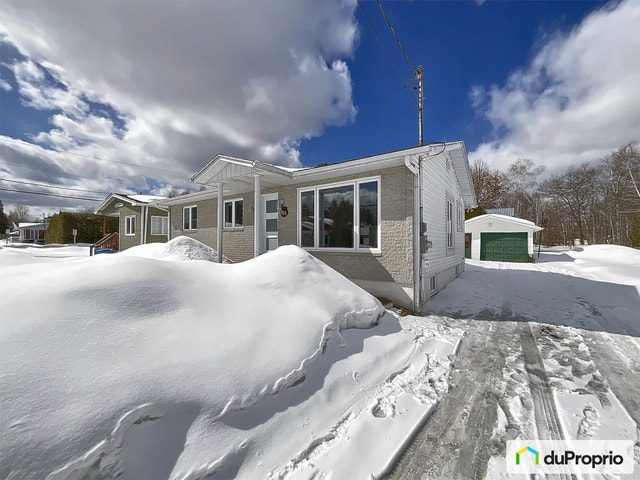 $255,000 - Bungalow in Shawinigan (St-Gerard-Des-Laurentides) — photo 1