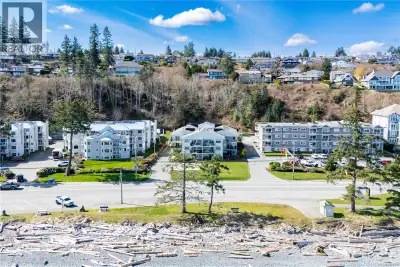 This renovated, top-floor condo is ideal for anyone looking for a 3 bedroom, move in ready, in-suite...
