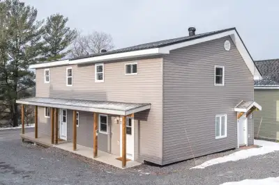 1 Bedroom Plus Den 2nd storey apartment
