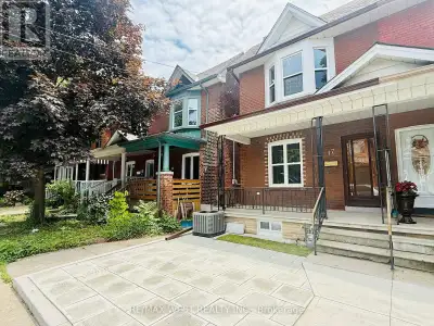 MAIN & LOWER - 17 PAGE STREET Toronto (Palmerston-Little Italy),