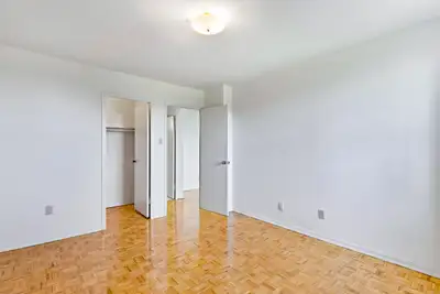 LARGE 3 BEDROOM UNITS **FREE RENT INCENTIVE**, View more