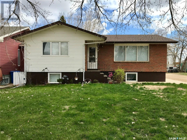 613 Mann AVENUE Radville, Saskatchewan in Houses for Sale in Regina