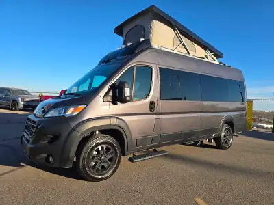 POP-TOP B-CLASS RV \ SLEEPS 4 \ 21 FEET LONG \ ROOF MOUNT 13,500 BTU AIR CONDITIONER \ GASOLINE FIRE...