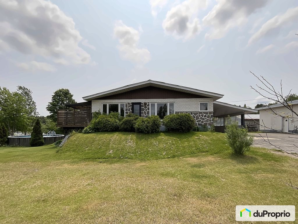 $420,000 - Bungalow for sale in St-Jean-De-Matha — photo 1