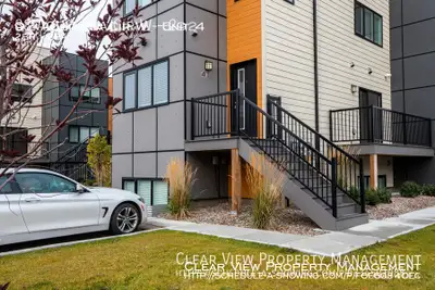 Close to the University! Modern and stylish two-bedroom condo wi