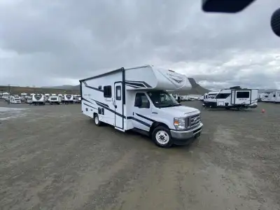 We are looking for good pre owned Rv's to buy or consign!! Coachmen Freelander Class C gas motorhome...