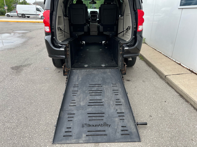 2019 Dodge Grand Caravan SXT-MOBILITY WHEELCHAIR ACCESSIBLE VAN in Cars & Trucks in City of Toronto - Image 3
