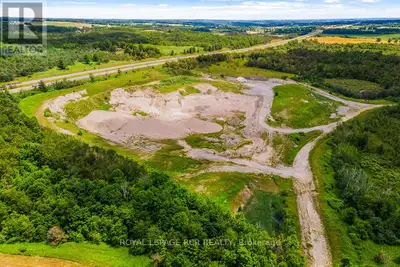 This licensed pit boasts an exceptional location. Abutting Hwy 400 this property is only 5 minutes a...