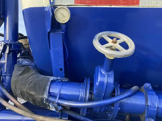 1999 Advance 27,000 Liter Quad axle Crude Oil Tanker Trailer in Heavy Equipment in Delta/Surrey/Langley - Image 15