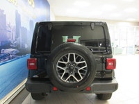JEEP WRANGLER UNLIMITED 2024 SAHARA AUTOMATIQUE 4X4 TOUT ÉQUIPÉ / GPS NAVIGATION / CAMÉRA DE RECUL /... (image 4)