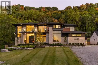 In the heart of Niagara-on-the-Lake, 2005 York Road presents an exceptional Portofino-inspired estat...