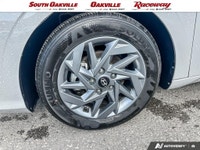 Air Conditioning, Exterior Parking Camera Rear, Fully automatic headlights, Heated Front Bucket Seat... (image 5)