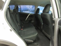 TOYOTA RAV4 2018 LE AWD TOUT ÉQUIPÉ / CRUISE CONTROL ADAPTATIF / CONTROL DE CHANGEMENT DE VOIE / ALE... (image 9)