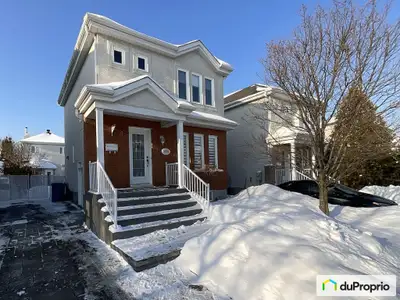 Découvrez cette charmante maison détachée de 1997, nichée dans un secteur paisible avec un accès fac...