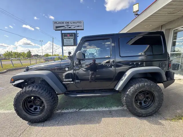 2015 Jeep Wrangler 4WD 2dr Sport in Cars & Trucks in Longueuil / South Shore - Image 3
