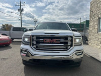 2018 GMC SIERRA SLT CREW CAB WITH AFTERMARKET WHEELS ALL SERVICES UP TO DATE WITH 47 SERVICE RECORDS... (image 1)
