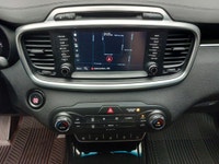 TOP TRIM! LOW KILOMETERS! Premium Black Leather | Panoramic Sunroof | Smartphone Integration | 10 Sp... (image 9)