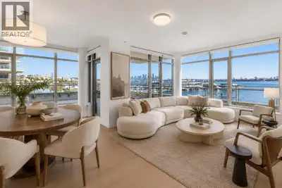 North Vancouver´s newest true waterfront community. Aire West at North Harbour by Concert Properties...