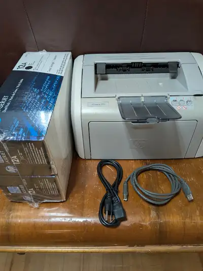 Comes with 2 extra cartridges and cables. USB only https://support.hp.com/hk-en/document/c00312638