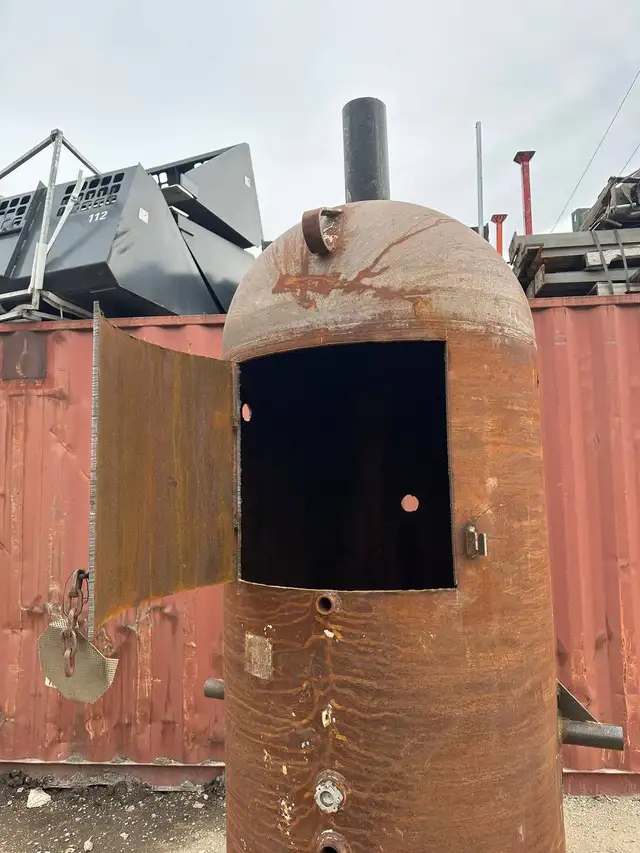 Heavy-Duty 7.5 Ft Steel Garbage Incinerator Burner 2504222 in Other in Grande Prairie - Image 5