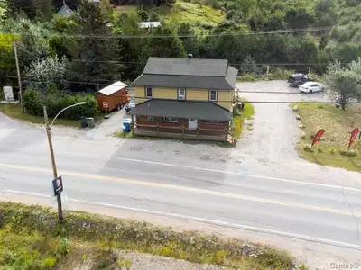 Commercial and residential! Maison Melda is a heritage house built around 1940, located at the entra...
