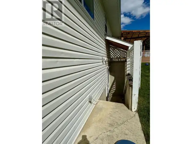 307 Dugan Street Creston, British Columbia in Houses for Sale in Nelson - Image 8