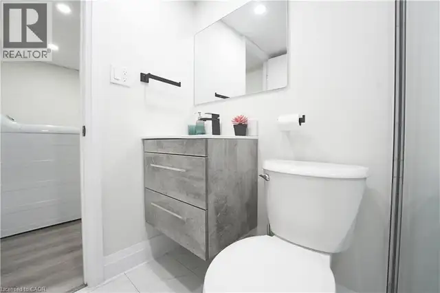 136 JANSEN Avenue Kitchener, Ontario in Long Term Rentals in Kitchener / Waterloo - Image 28