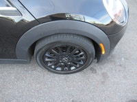 Fresh, local trade in with a clean Carfax, two sets of keys and brand new set of winter tires! Loade... (image 4)