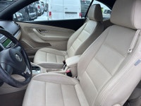 2012 Volkswagen Eos Comfortline Moteur 2.0 litres turbo performant et economique Transmission automa... (image 9)