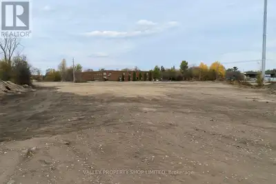 Will build to suit. +/- 3 acres of Fully Serviced Industrial/Commercial Land. Excellent city and hig...