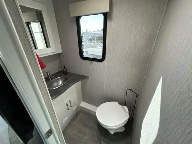 2022 Coachmen RV Mirada 35ESF in RVs & Motorhomes in Red Deer - Image 20