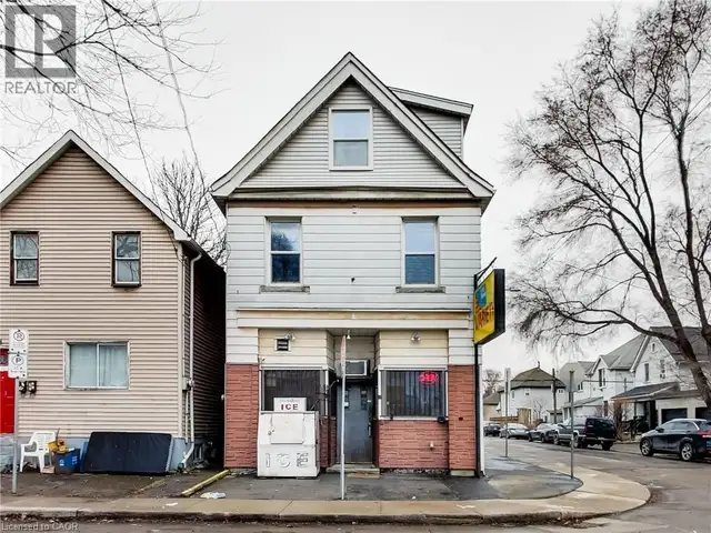 44 FRANCIS Street Hamilton, Ontario in Commercial & Office Space for Sale in Mississauga / Peel Region - Image 2