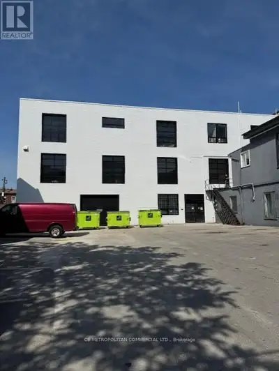 Ground floor open space for Office/Retail/Flex space, 13 ft ceilings, garage style doors (id:24493)...