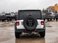 Welcome to Barrie Dodge Chrysler Jeep. This vehicle is certified. You can trust that each certified... (image 6)