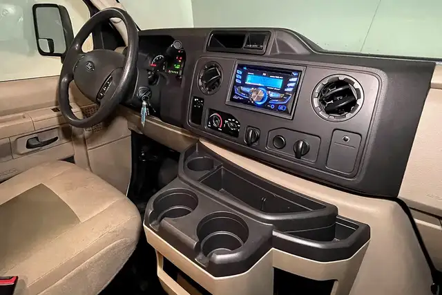 2018 Coachmen Leprechaun 220QB – Pre-Owned Class C Motorhome. in RVs & Motorhomes in Red Deer - Image 15