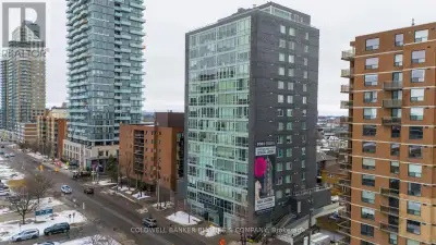 Sunsets from the 10th floor! This west facing apartment at the Soho Parkway has so much to offer in...