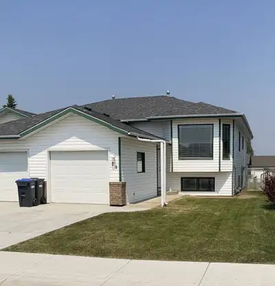 Call Jan(RLNR) at 403-396-1200. URL: https://www.realtor.ca/real-estate/28458704/28-wildrose-drive-s...